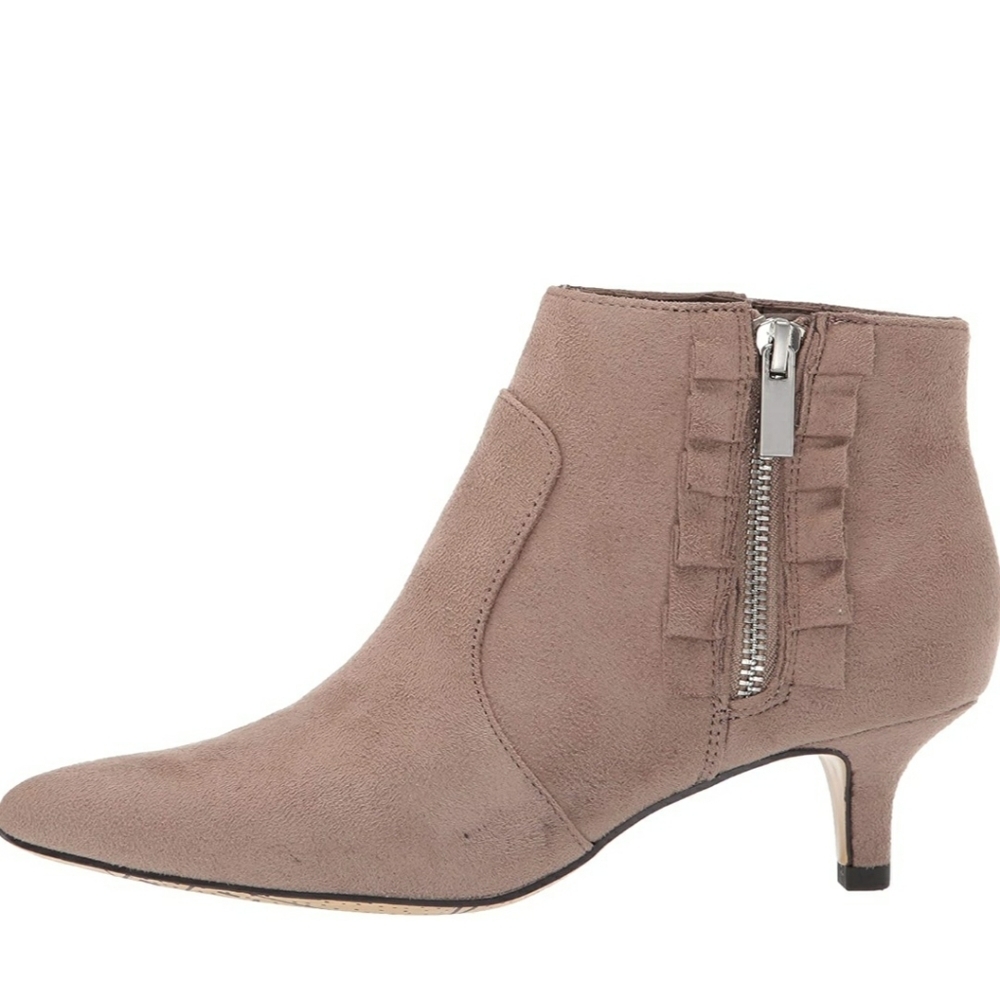 Bella Vita Ankle bootsColor Stone Super SuedeSize 12 Wide, Women'sBonded… - Picture 3 of 9